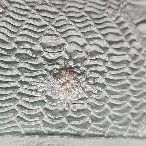 p.jamas maxi night gown‎ prima cotton size medium.  Enbroidery smocking. - Picture 6 of 12